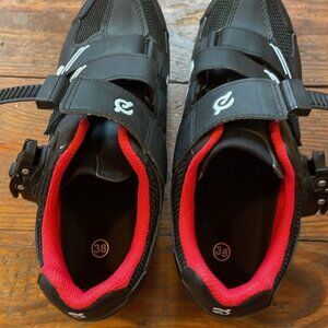Women's Peloton bike shoes, size 38, great condition
